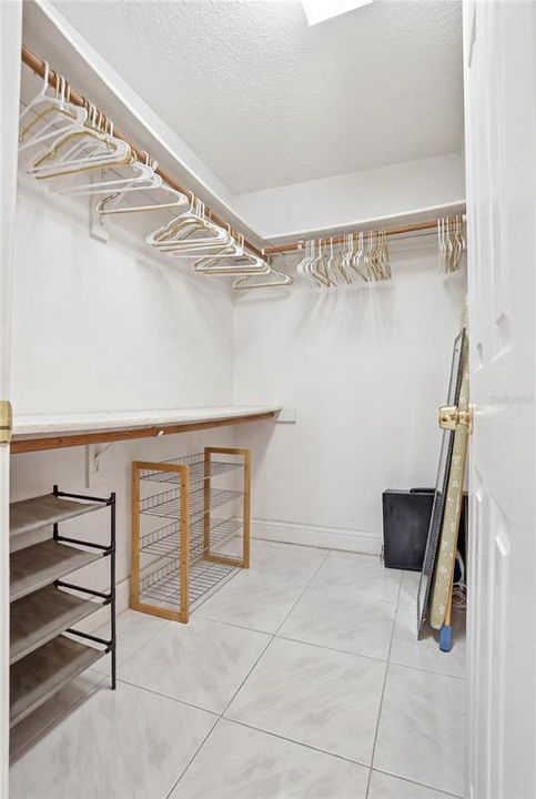 For Sale: $350,000 (3 beds, 2 baths, 1360 Square Feet)