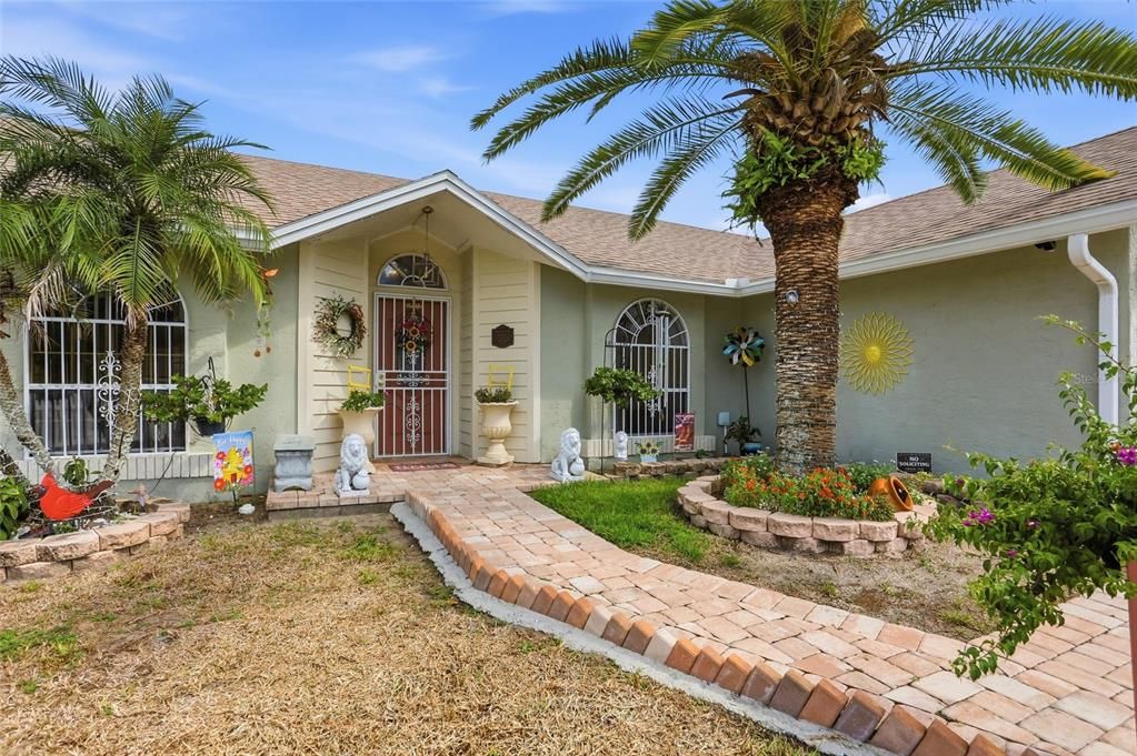 For Sale: $350,000 (3 beds, 2 baths, 1360 Square Feet)