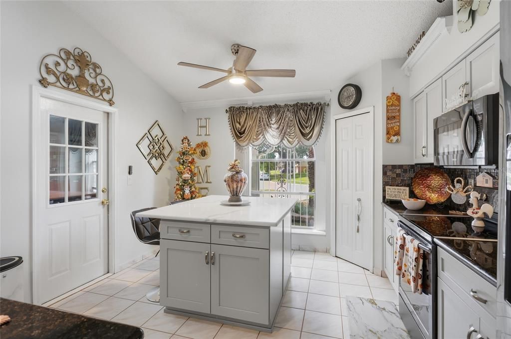 For Sale: $350,000 (3 beds, 2 baths, 1360 Square Feet)