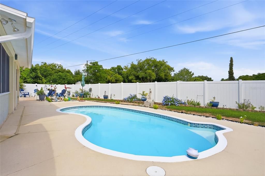For Sale: $350,000 (3 beds, 2 baths, 1360 Square Feet)