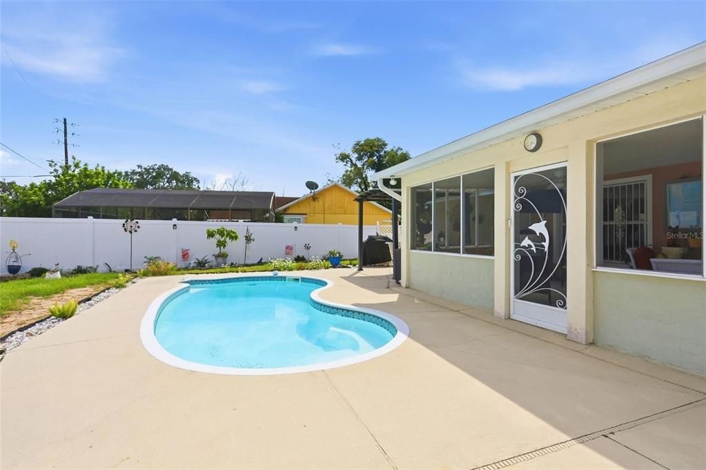 For Sale: $350,000 (3 beds, 2 baths, 1360 Square Feet)