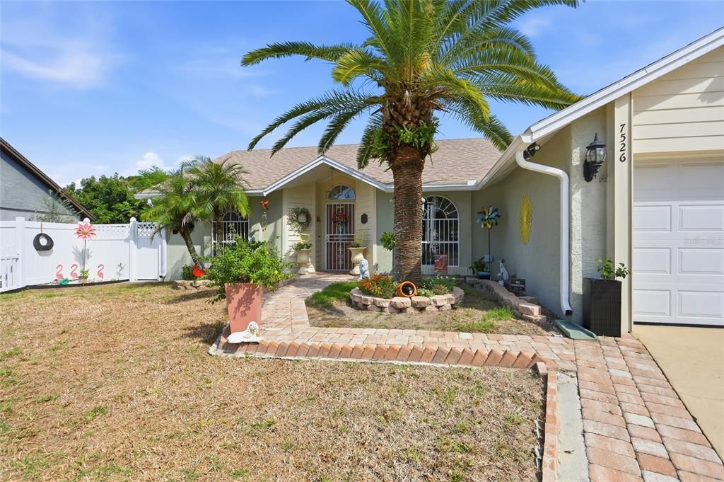 For Sale: $350,000 (3 beds, 2 baths, 1360 Square Feet)