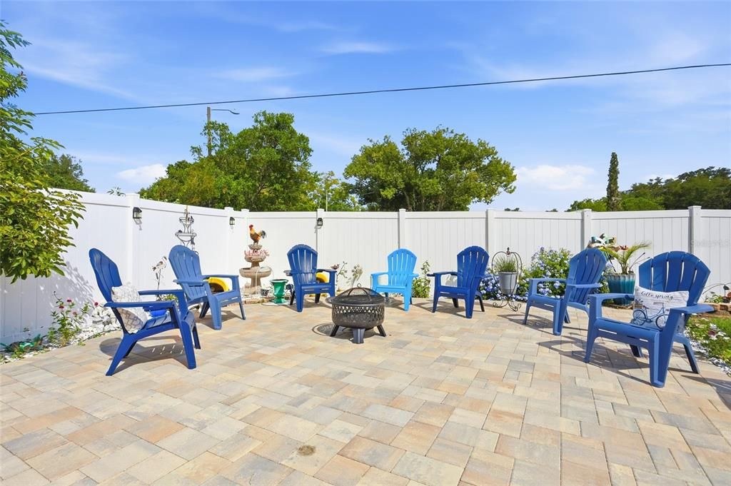 For Sale: $350,000 (3 beds, 2 baths, 1360 Square Feet)