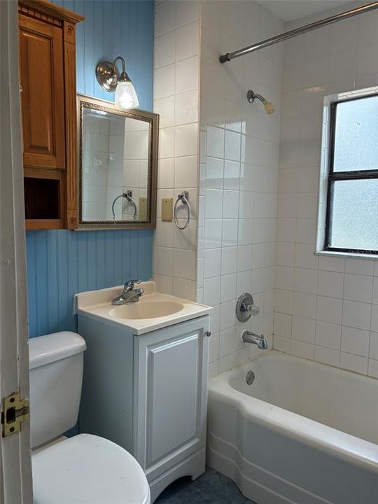 В аренду: $1,200 (2 спален, 1 ванн, 696 Квадратных фут)