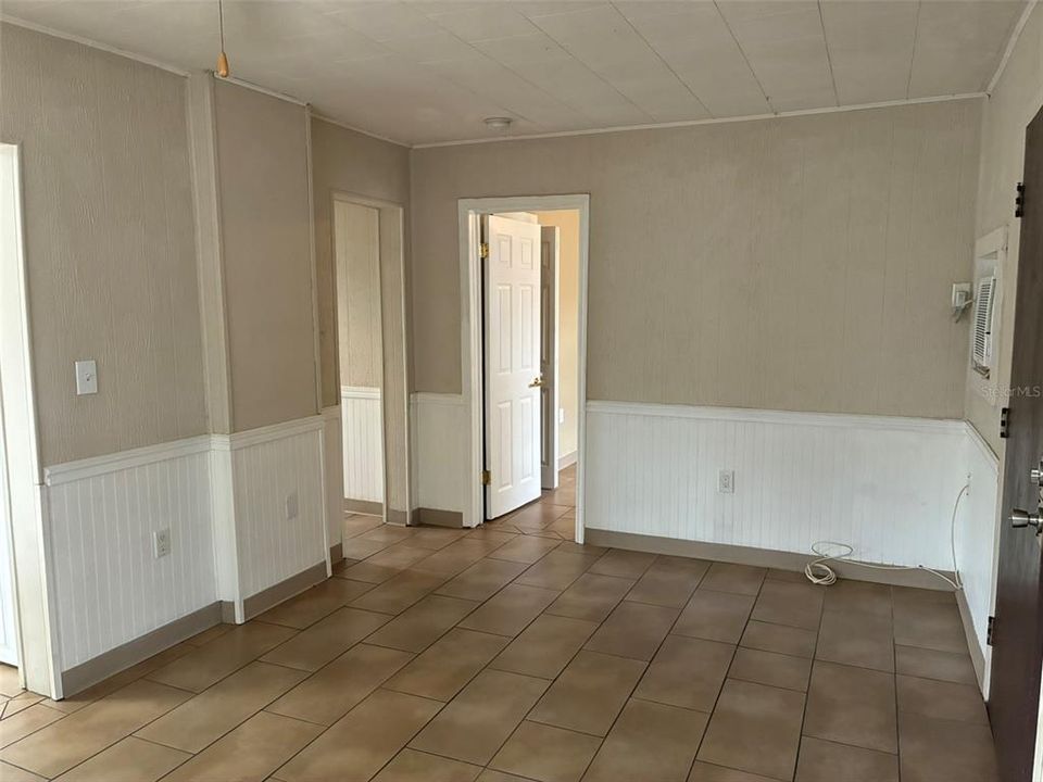 В аренду: $1,200 (2 спален, 1 ванн, 696 Квадратных фут)