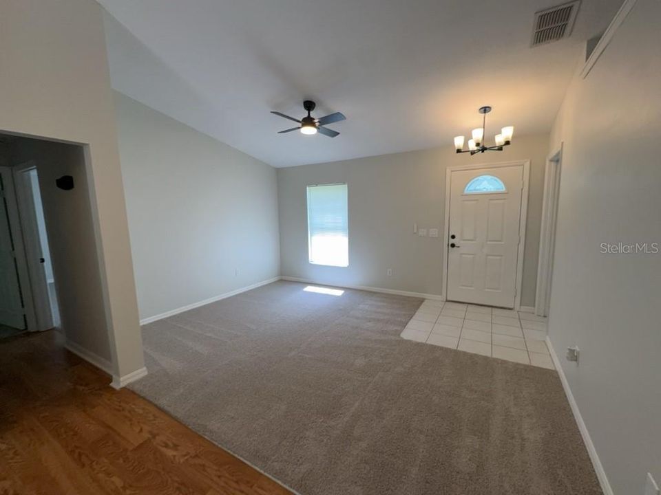 For Rent: $1,674 (3 beds, 2 baths, 1196 Square Feet)