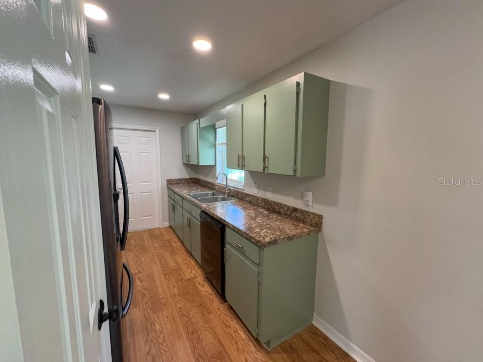 For Rent: $1,674 (3 beds, 2 baths, 1196 Square Feet)