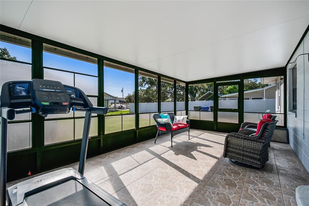 For Sale: $324,995 (4 beds, 2 baths, 1643 Square Feet)