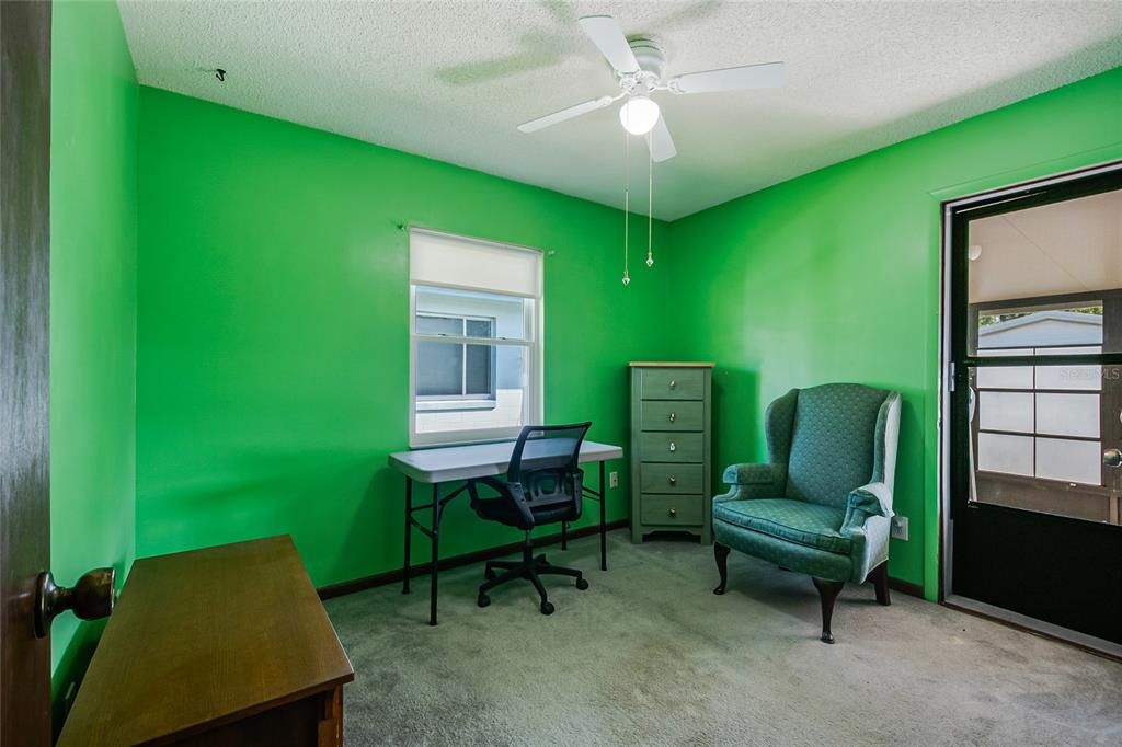 For Sale: $324,995 (4 beds, 2 baths, 1643 Square Feet)