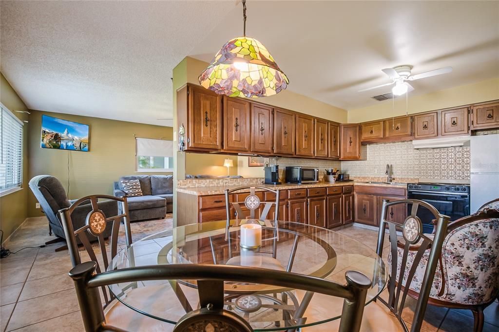 For Sale: $324,995 (4 beds, 2 baths, 1643 Square Feet)
