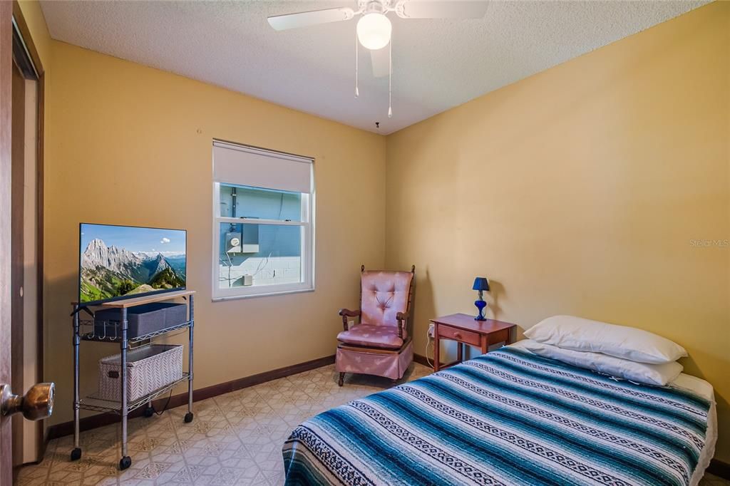 For Sale: $324,995 (4 beds, 2 baths, 1643 Square Feet)