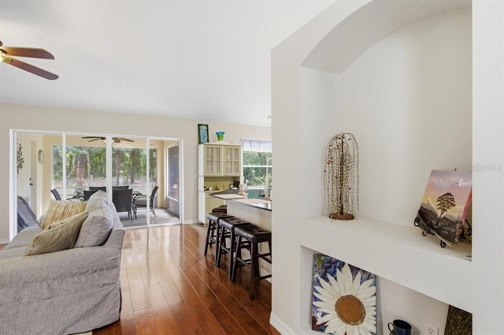 For Sale: $475,000 (4 beds, 3 baths, 2046 Square Feet)
