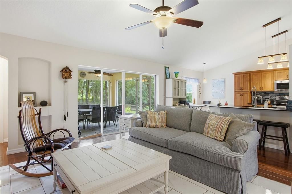 For Sale: $475,000 (4 beds, 3 baths, 2046 Square Feet)