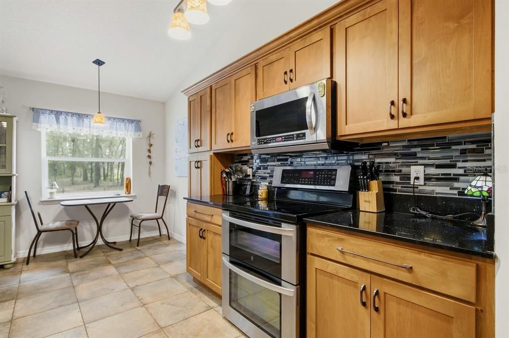 For Sale: $475,000 (4 beds, 3 baths, 2046 Square Feet)