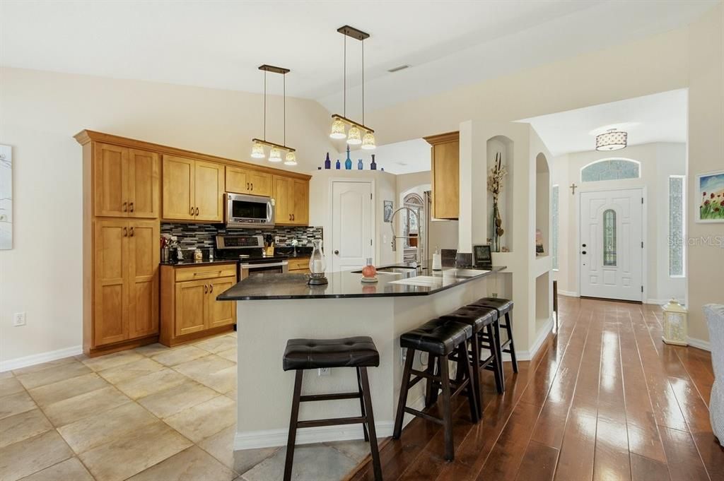 For Sale: $475,000 (4 beds, 3 baths, 2046 Square Feet)