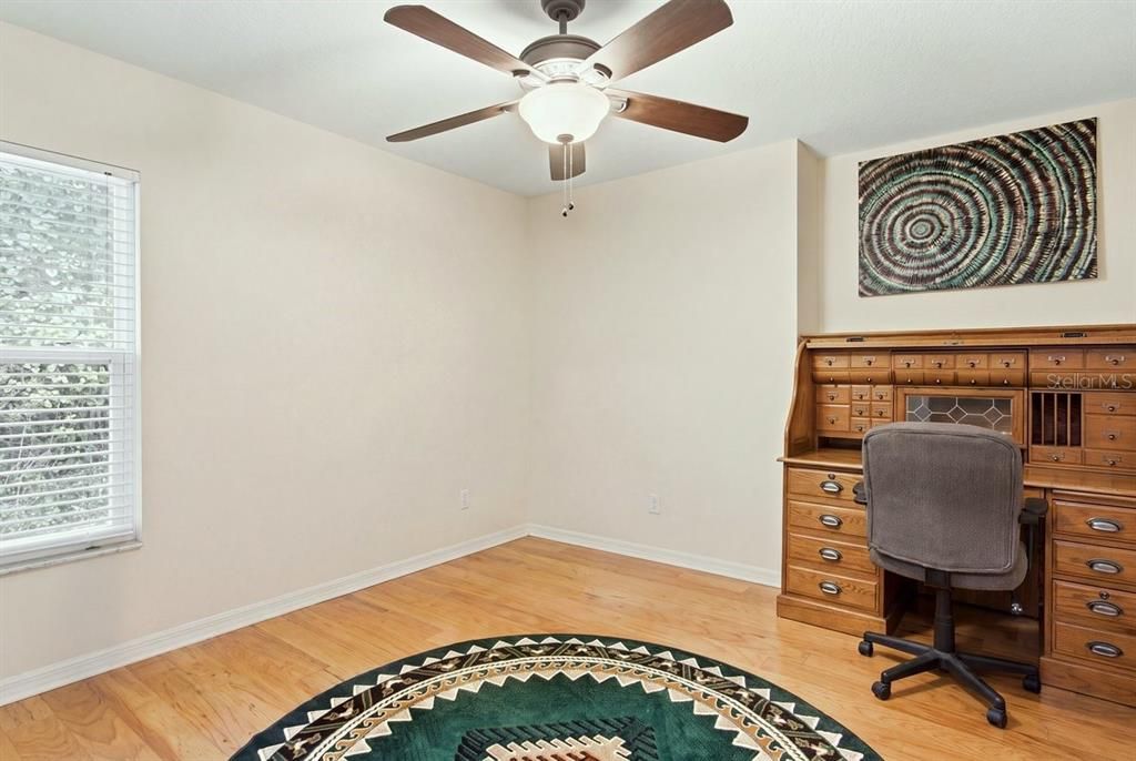 For Sale: $475,000 (4 beds, 3 baths, 2046 Square Feet)