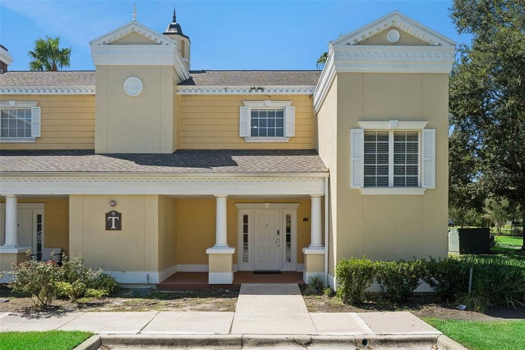 For Sale: $299,999 (3 beds, 3 baths, 2124 Square Feet)