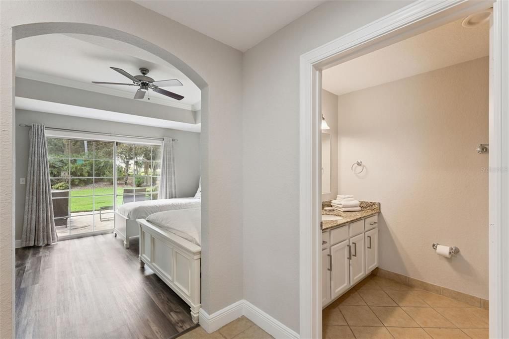 For Sale: $299,999 (3 beds, 3 baths, 2124 Square Feet)