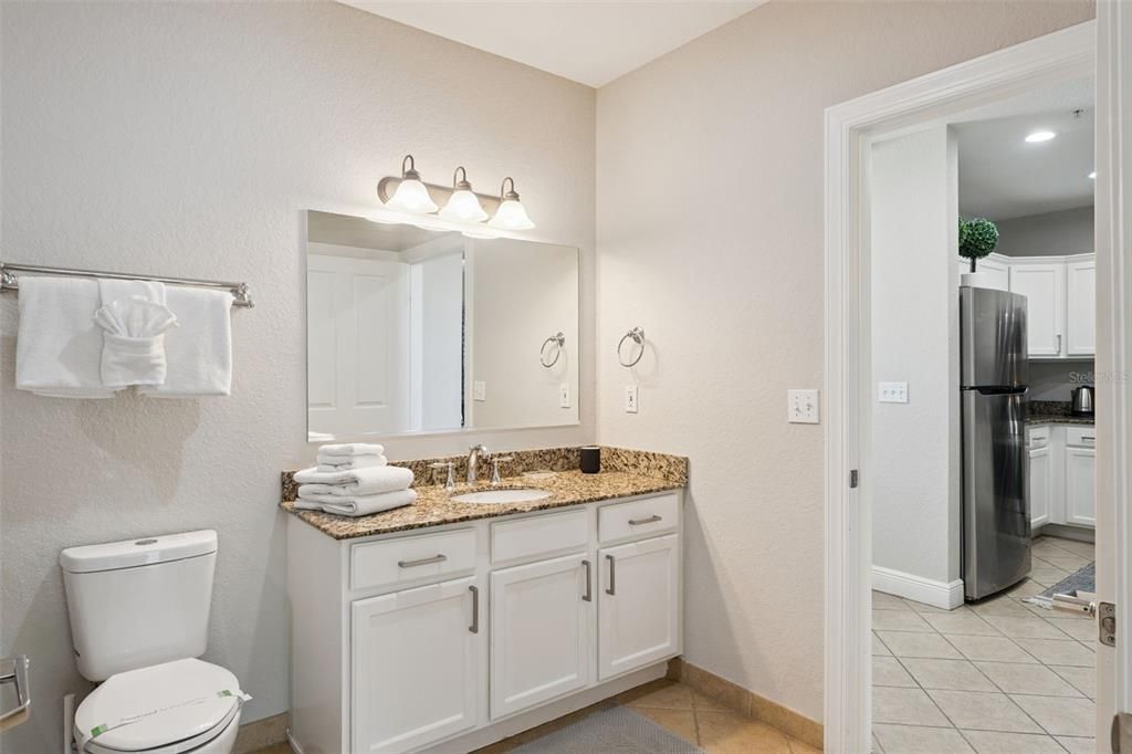 For Sale: $299,999 (3 beds, 3 baths, 2124 Square Feet)