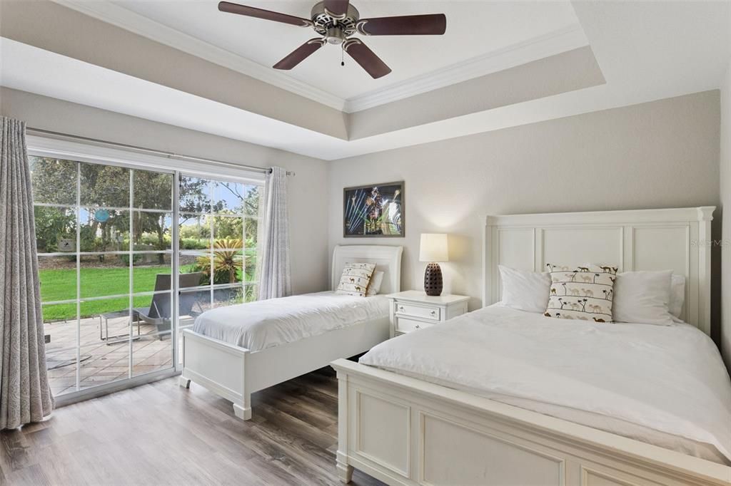 For Sale: $299,999 (3 beds, 3 baths, 2124 Square Feet)
