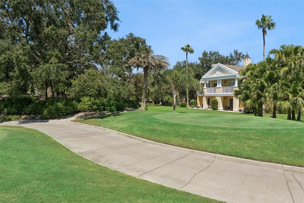 For Sale: $299,999 (3 beds, 3 baths, 2124 Square Feet)