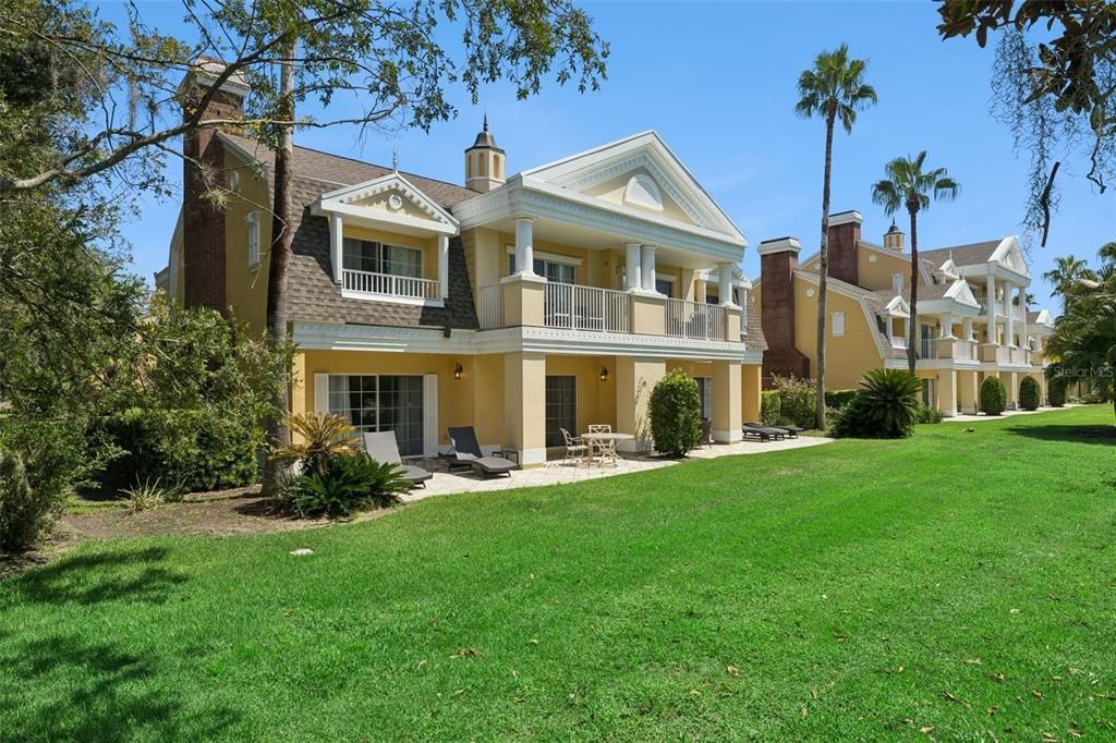 For Sale: $299,999 (3 beds, 3 baths, 2124 Square Feet)