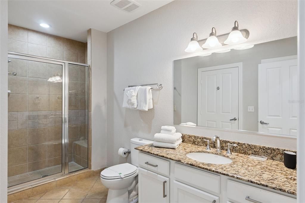 For Sale: $299,999 (3 beds, 3 baths, 2124 Square Feet)