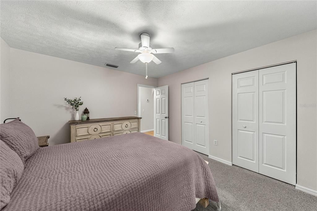 For Sale: $375,000 (3 beds, 2 baths, 1872 Square Feet)