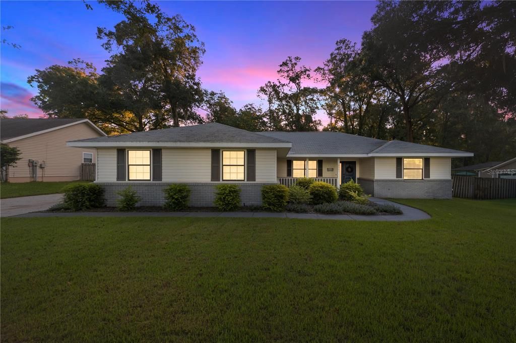 For Sale: $375,000 (3 beds, 2 baths, 1872 Square Feet)