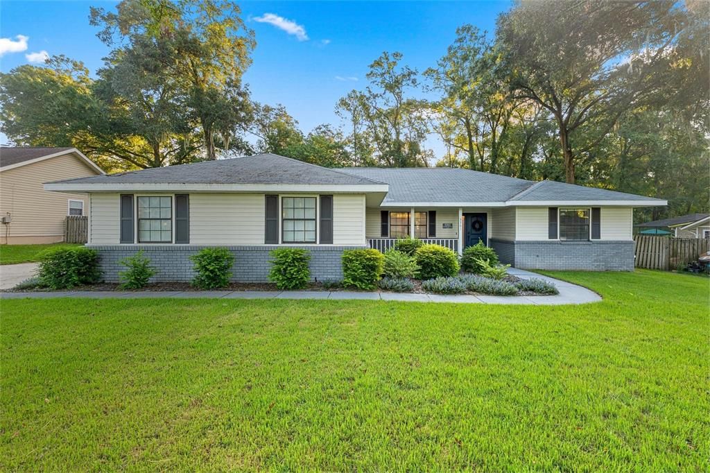 For Sale: $375,000 (3 beds, 2 baths, 1872 Square Feet)