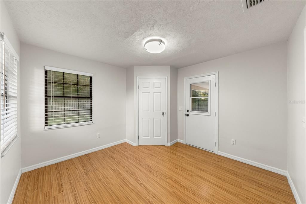 For Sale: $375,000 (3 beds, 2 baths, 1872 Square Feet)