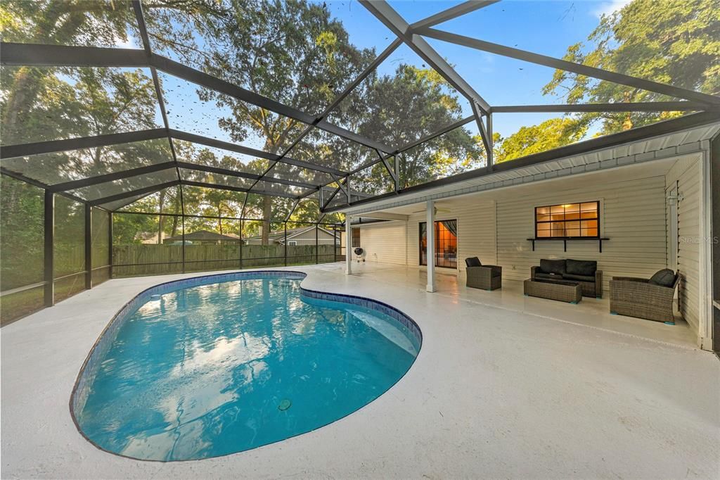 For Sale: $375,000 (3 beds, 2 baths, 1872 Square Feet)