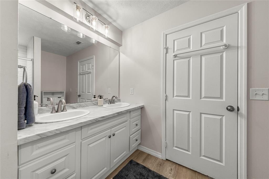 For Sale: $375,000 (3 beds, 2 baths, 1872 Square Feet)