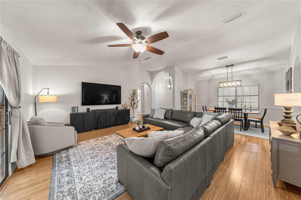 For Sale: $375,000 (3 beds, 2 baths, 1872 Square Feet)