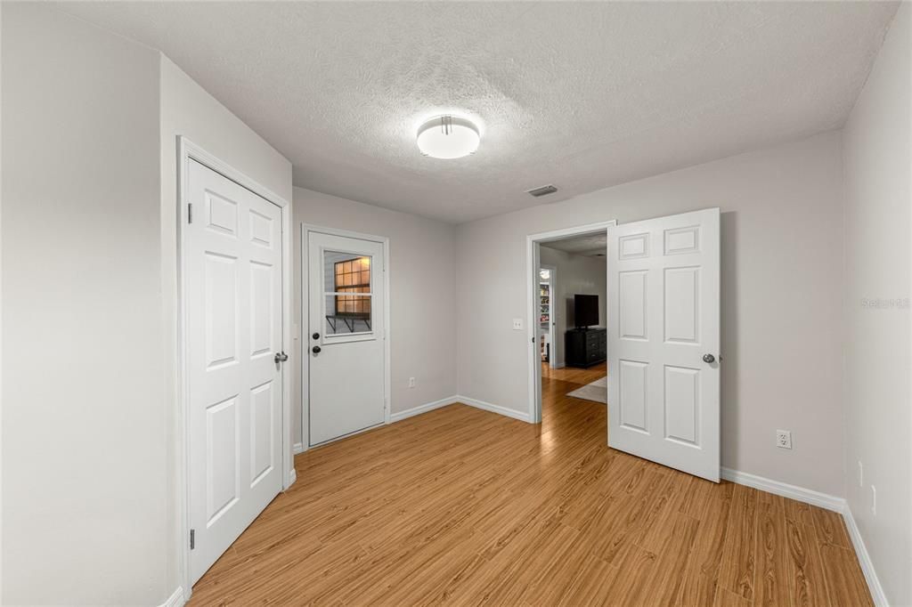 For Sale: $375,000 (3 beds, 2 baths, 1872 Square Feet)