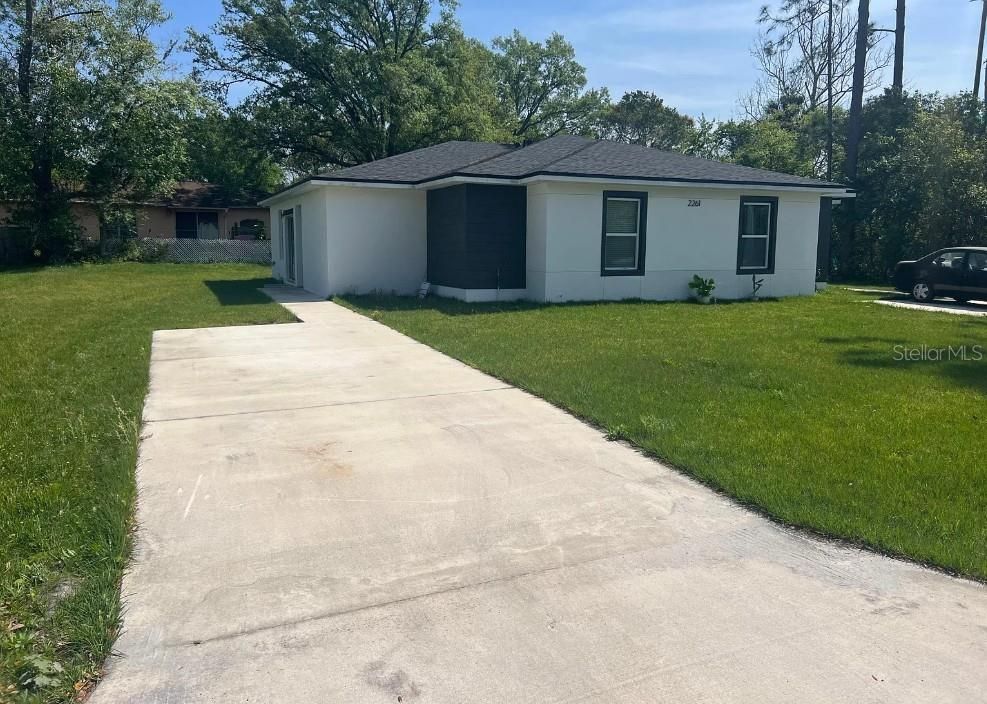 For Rent: $1,649 (3 beds, 2 baths, 1240 Square Feet)