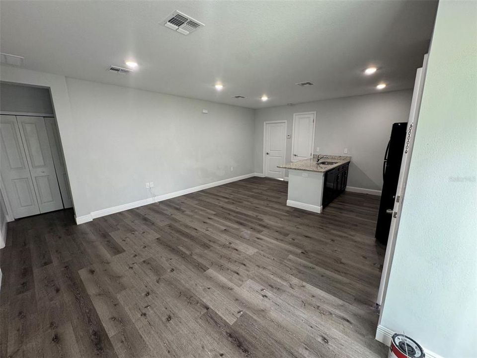 For Rent: $1,649 (3 beds, 2 baths, 1240 Square Feet)