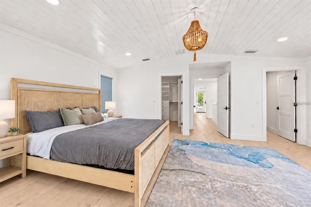 For Sale: $1,690,000 (5 beds, 2 baths, 3032 Square Feet)