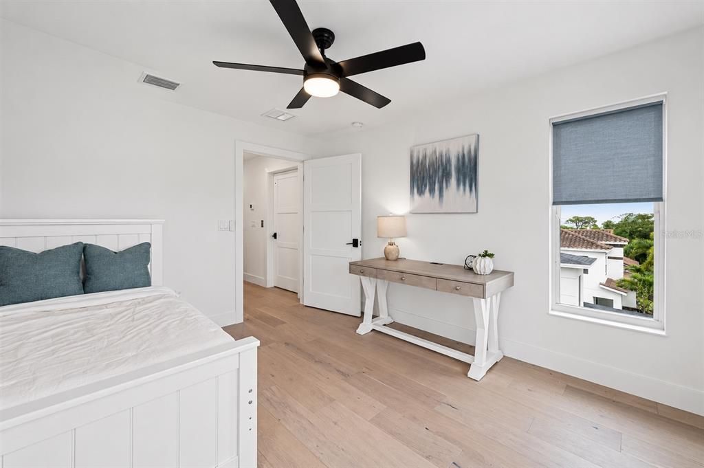 For Sale: $1,690,000 (5 beds, 2 baths, 3032 Square Feet)
