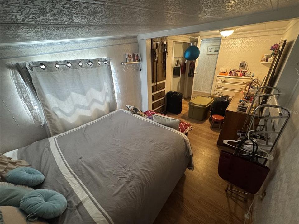 For Sale: $115,000 (3 beds, 2 baths, 780 Square Feet)