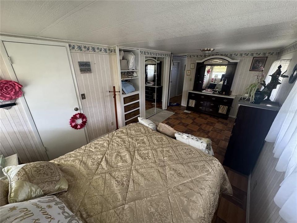 For Sale: $115,000 (3 beds, 2 baths, 780 Square Feet)