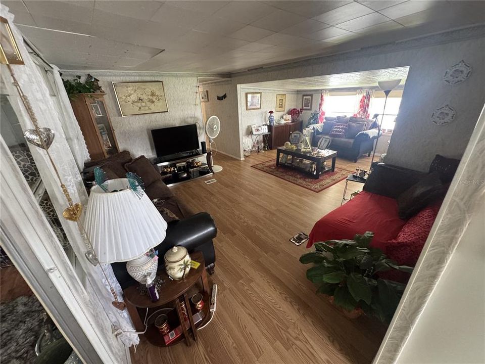 For Sale: $115,000 (3 beds, 2 baths, 780 Square Feet)