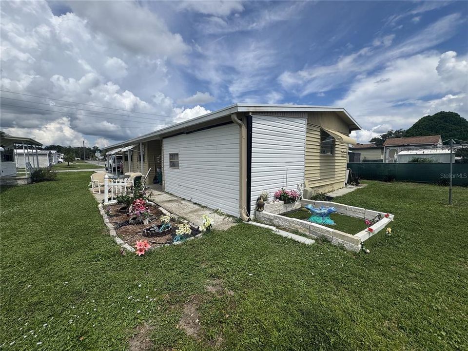 For Sale: $115,000 (3 beds, 2 baths, 780 Square Feet)