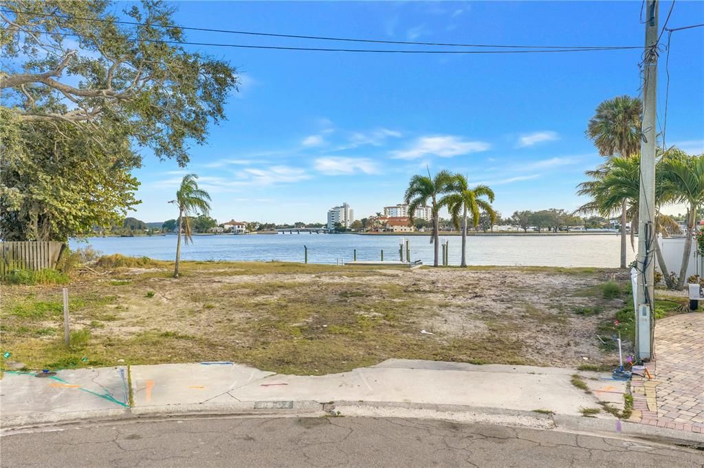 For Sale: $2,195,000 (0.27 acres)