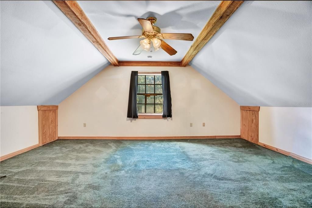 For Sale: $425,000 (2 beds, 1 baths, 1616 Square Feet)