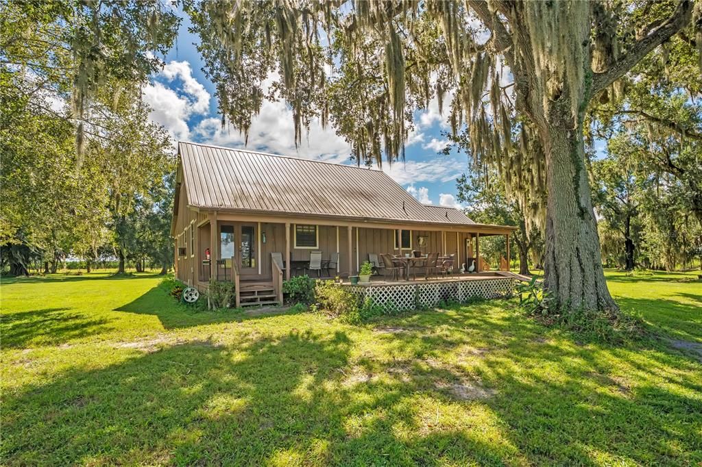 For Sale: $425,000 (2 beds, 1 baths, 1616 Square Feet)