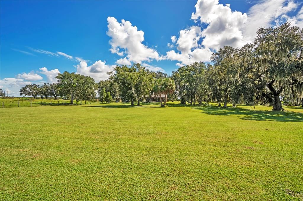 For Sale: $425,000 (2 beds, 1 baths, 1616 Square Feet)