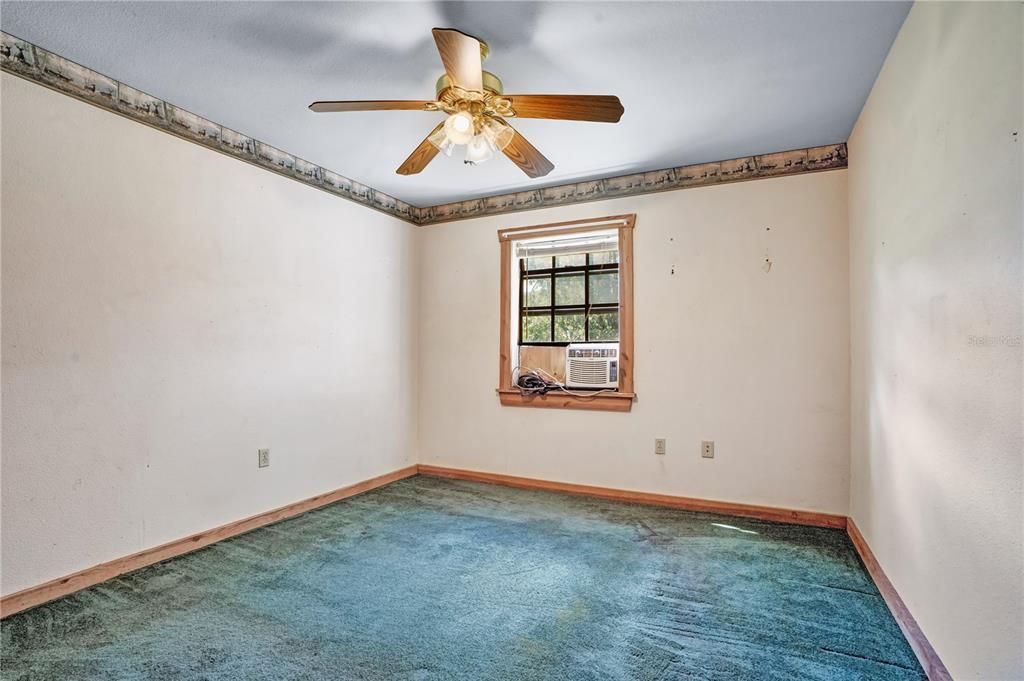 For Sale: $425,000 (2 beds, 1 baths, 1616 Square Feet)