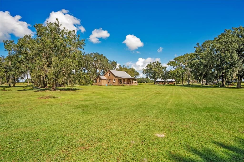 For Sale: $425,000 (2 beds, 1 baths, 1616 Square Feet)