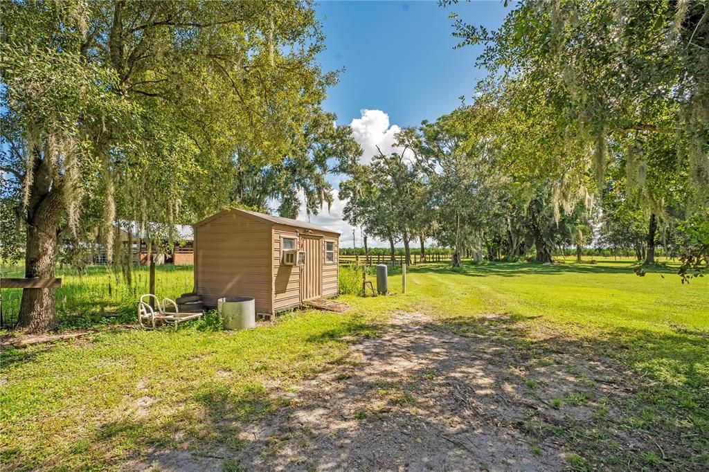 For Sale: $425,000 (2 beds, 1 baths, 1616 Square Feet)